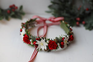 Red and White Poinsettia Halo